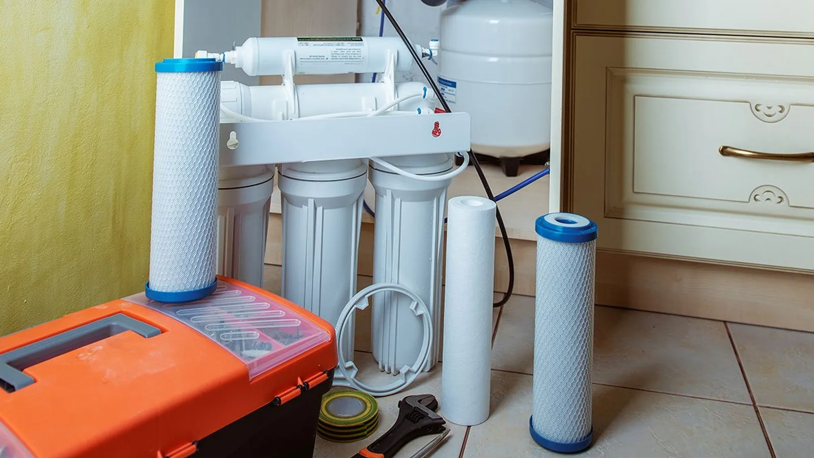 Osmoseur domestique vs filtre à charbon actif : guide comparatif