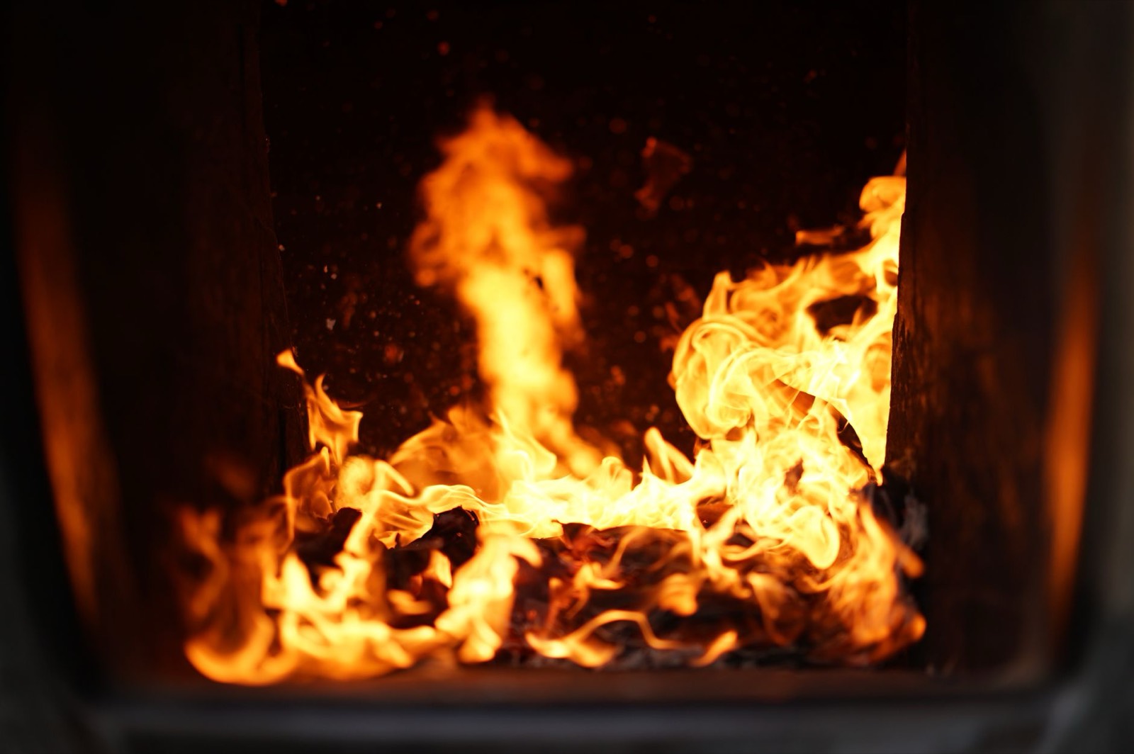 Granulés de bois prêts à alimenter automatiquement une chaudière à pellets